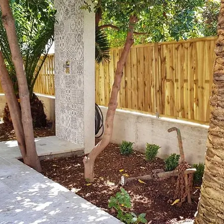 بيت للعطل House Labineca