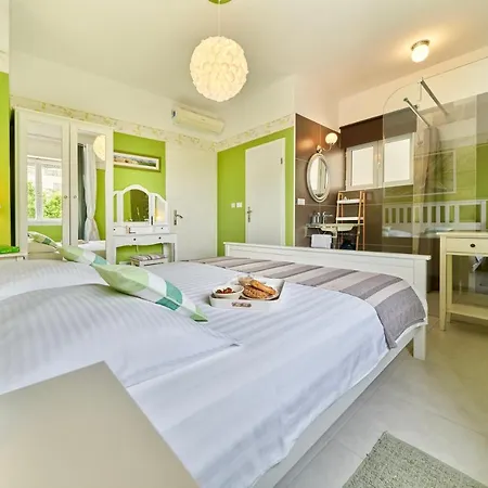 بيت للعطل House Labineca غراداك