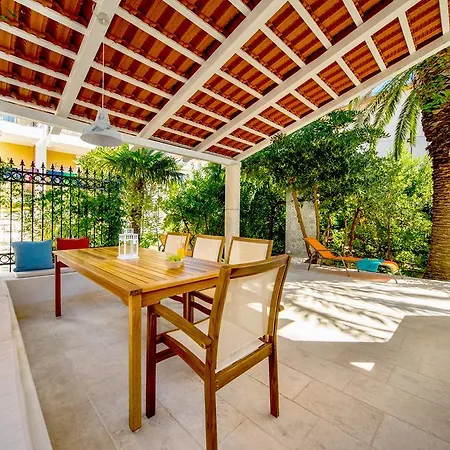 House Labineca بيت للعطل *