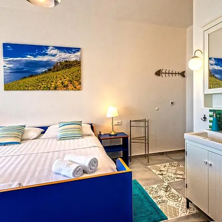 Nyaraló Labineca Gradac